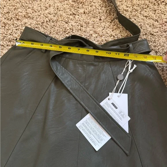 Elegant Olive Green Faux Leather Skirt - Picture 7 of 8